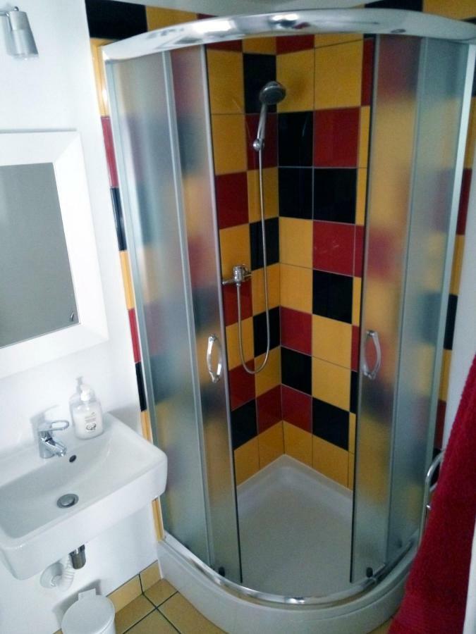ポストイナ Tiny House With A Big Heartヴィラ エクステリア 写真